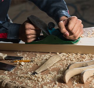 Inspects,replace damage tools